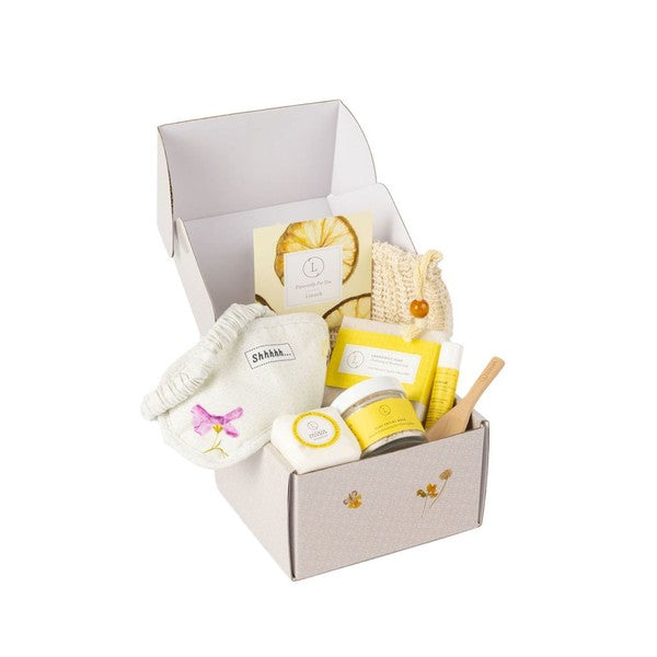 Cute Citrus Gift Set. All Natural Bath Set includes:
* Grapefruit Soap Bar (full size)
* Facial clay mask
* Bath Bomb
* Shower steamer
* Natural Lip Balm
* Soap saver
* Gorgeous designed box (5''x5'x3'')