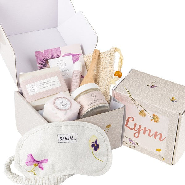 Cute Lavender Gift Set. All Natural Bath Set includes:
* Lavender Soap Bar (full size)
* Facial clay mask
* Bath Bomb
* Shower steamer
* Natural Lip Balm
* Soap saver
* Gorgeous designed box(5''x5'x3'')