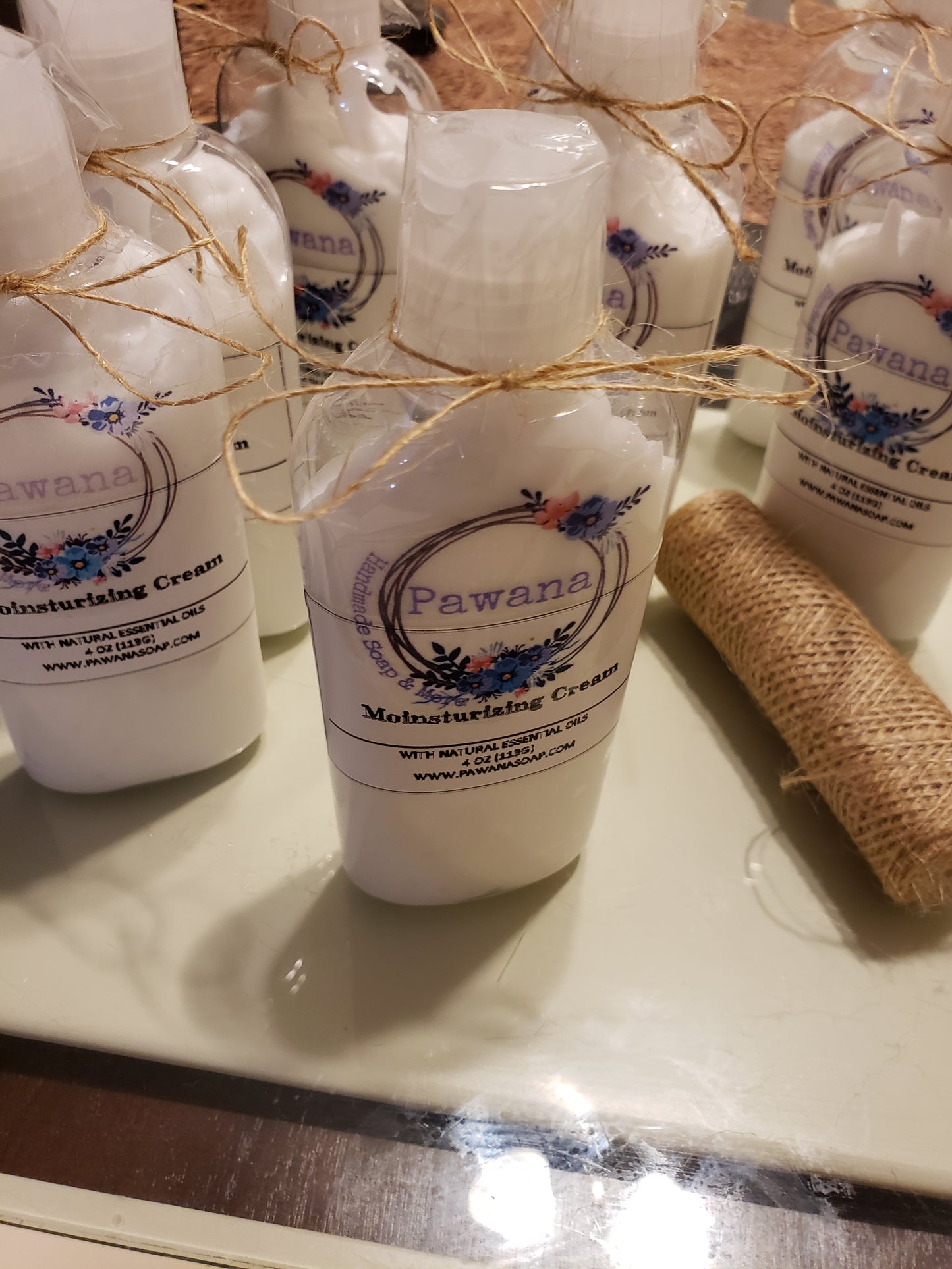 ⭐️Pawana Moistruizing Cream